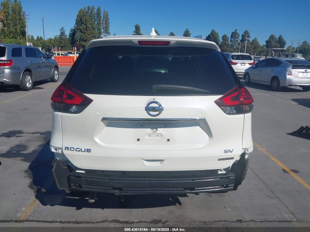 5N1ET2MT5JC828490 Nissan Rogue