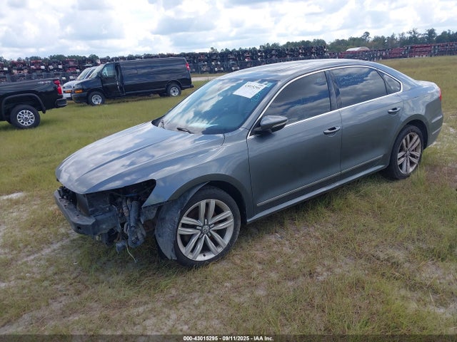 1VWCT7A30GC041420 Volkswagen 2016