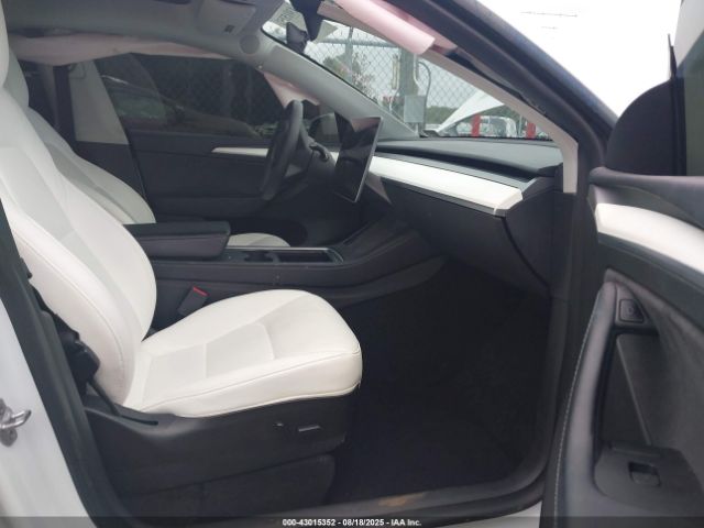2023 TESLA MODEL Y 7SAYGDEF3PF603431 Photo 4