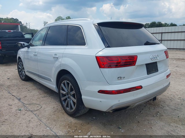2019 AUDI Q7 WA1LHAF72KD036407 Photo 2