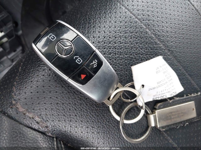 43015746 :رقم المزاد ، WDDZF4KB2HA142812 vin ، 2017 Mercedes-benz E 300 4matic مزاد بيع