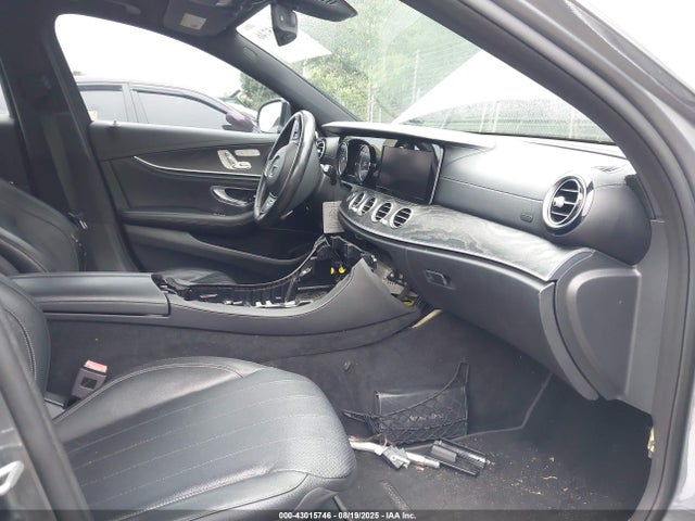43015746 :رقم المزاد ، WDDZF4KB2HA142812 vin ، 2017 Mercedes-benz E 300 4matic مزاد بيع