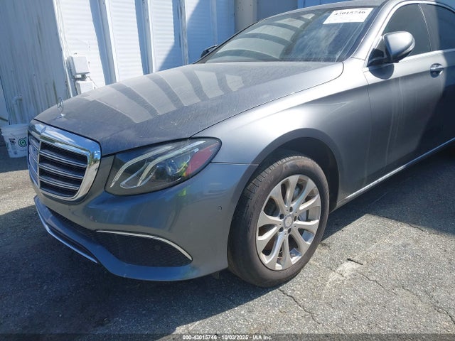 43015746 :رقم المزاد ، WDDZF4KB2HA142812 vin ، 2017 Mercedes-benz E 300 4matic مزاد بيع