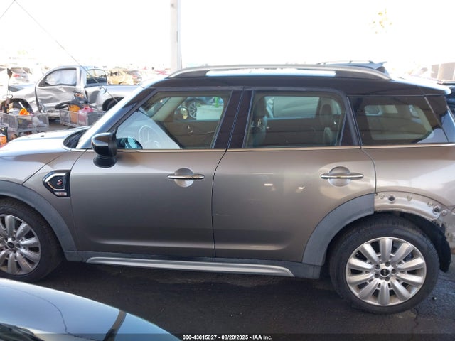 Mini Countryman 2018 WMZYT3C39J3D99110 Image 15