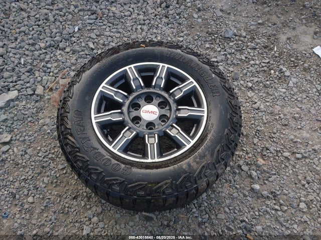 Продажа на аукционе авто 2024 Gmc Sierra 1500 4wd  Short Box At4, vin: 3GTUUEE87RG362675, номер лота: 43015840