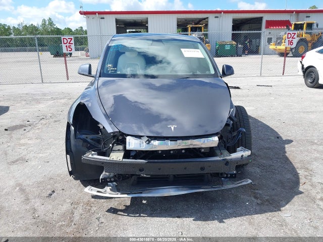 7SAYGDEF3NF326194 Tesla Model Y