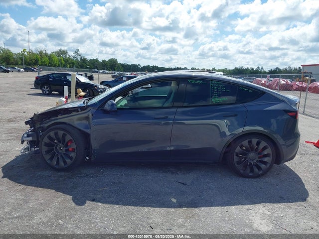 7SAYGDEF3NF326194 Tesla Model Y