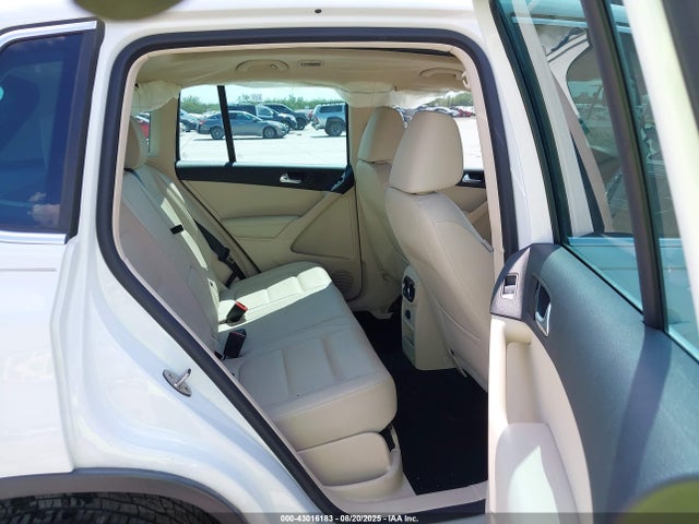 WVGAV7AX2GW541824 Volkswagen 2.0t