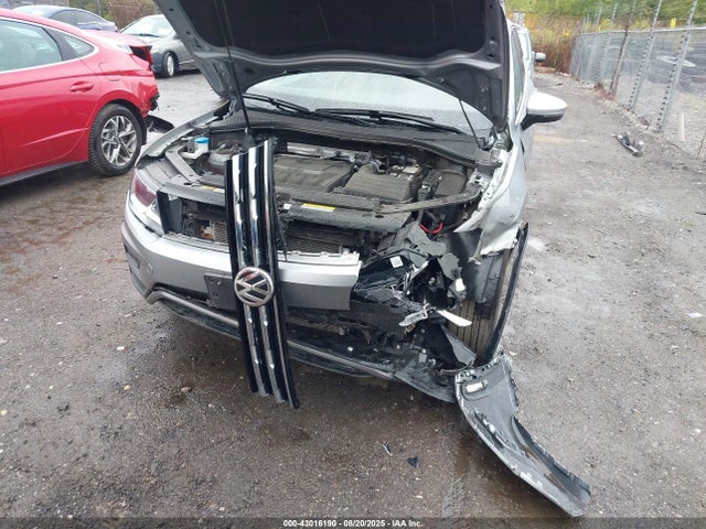 3VV2B7AXXMM106421 Volkswagen Tiguan