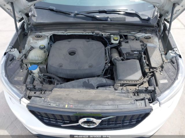 2019 VOLVO XC40 YV4162UM3K2045725 Photo 9