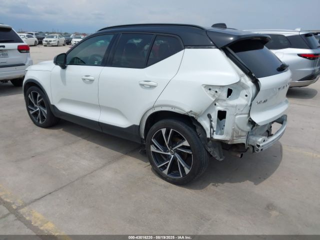 2019 VOLVO XC40 YV4162UM3K2045725 Photo 2