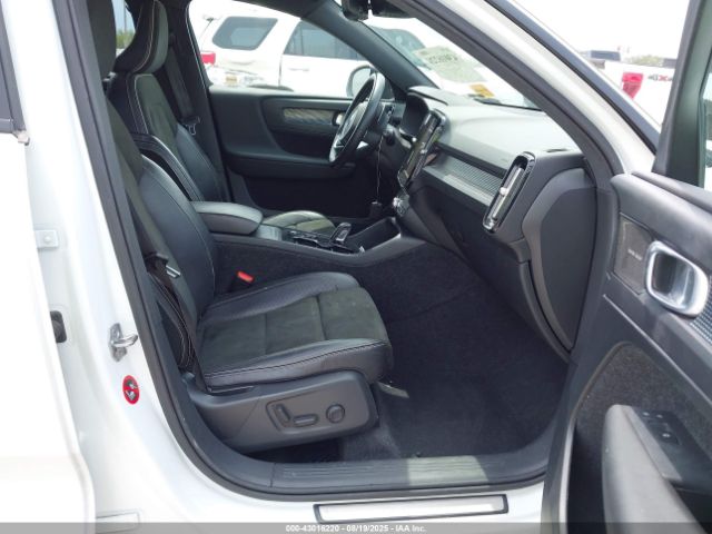 2019 VOLVO XC40 YV4162UM3K2045725 Photo 4