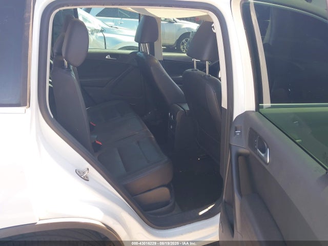 Volkswagen Tiguan 2014 WVGAV3AX2EW623008 Image 8