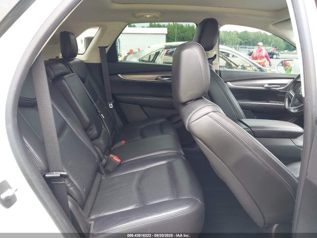 2017 CADILLAC XT5 1GYKNBRS2HZ108602 Photo 7