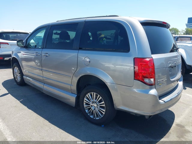 2C4RDGCG2GR276211 Dodge Grand Caravan