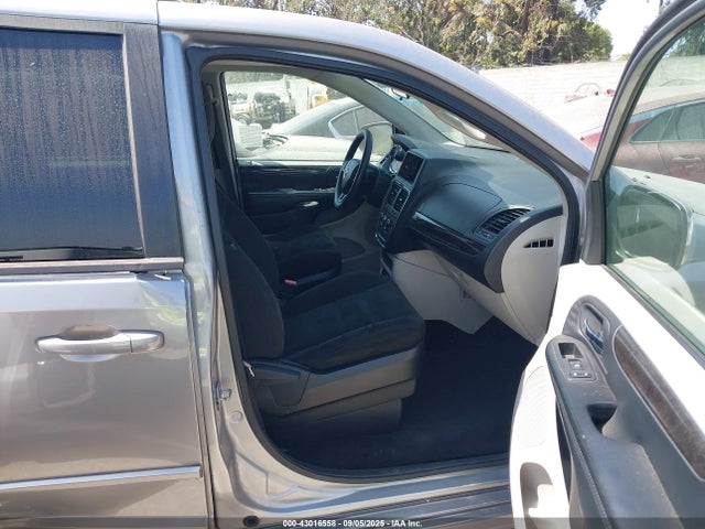 2C4RDGCG2GR276211 Dodge Grand Caravan