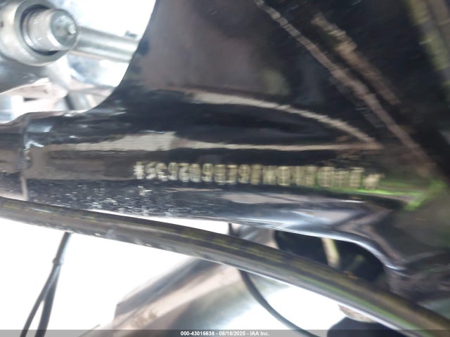 Harley-Davidson Twin Cam 103 2014 1HD1KBM16EB602635 Image 10