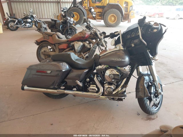 Harley-Davidson Twin Cam 103 2014 1HD1KBM16EB602635 Image 11