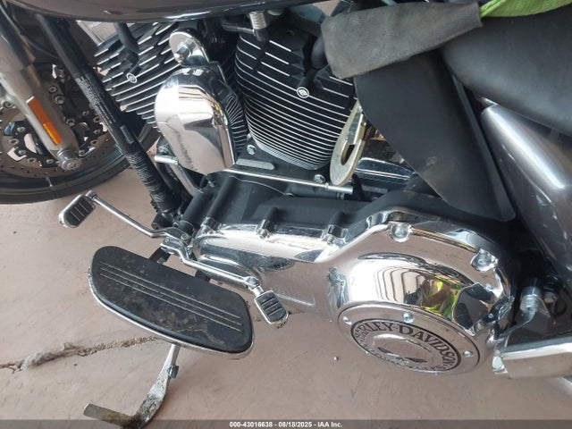 Harley-Davidson Twin Cam 103 2014 1HD1KBM16EB602635 Image 12