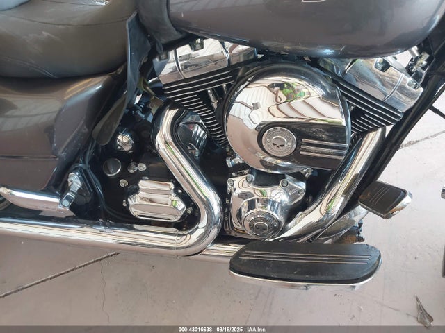 Harley-Davidson Twin Cam 103 2014 1HD1KBM16EB602635 Image 8