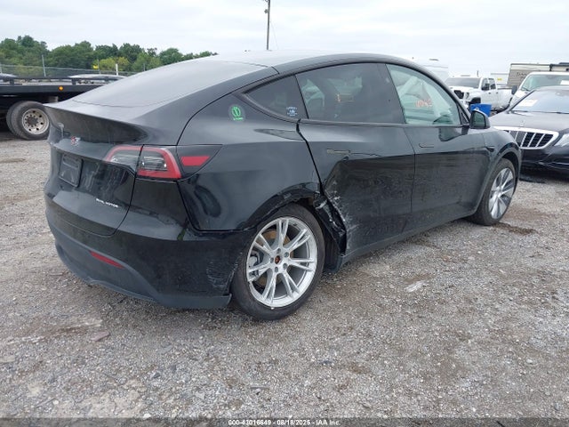2023 TESLA MODEL Y 7SAYGDEE8PA171469 Photo 3