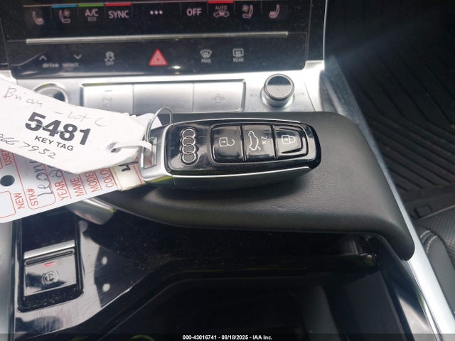 WA1LAAGE7NB012069 Audi E-Tron