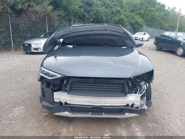WA1LAAGE7NB012069 Audi E-Tron