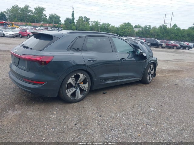 WA1LAAGE7NB012069 Audi E-Tron