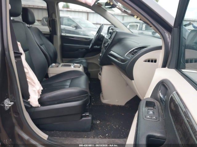 2C4RC1BG9FR676718 Chrysler Town and Country