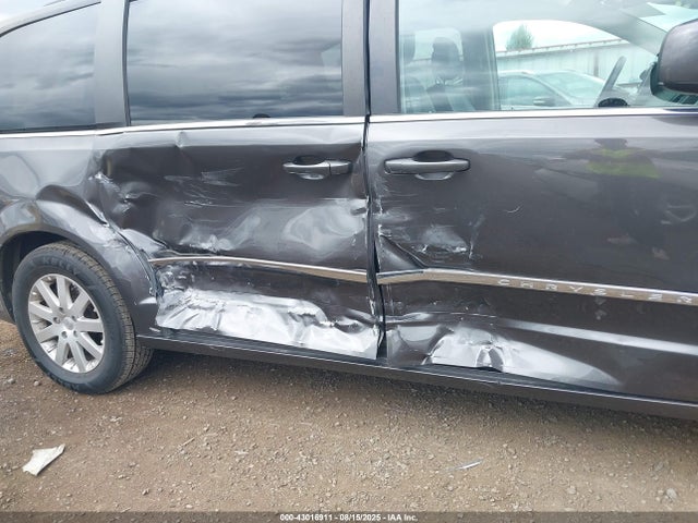 2C4RC1BG9FR676718 Chrysler Town and Country