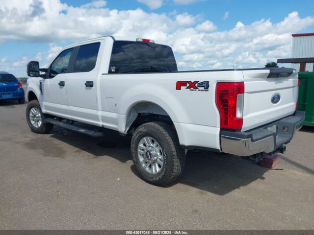 2018 FORD F-250 1FT7W2B61JEC90344 Photo 2