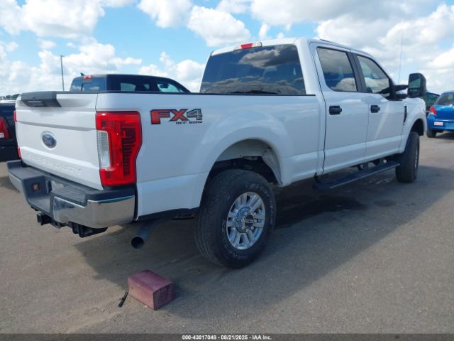 2018 FORD F-250 1FT7W2B61JEC90344 Photo 3