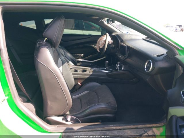 2017 CHEVROLET CAMARO 1G1FE1R71H0193412 Photo 4