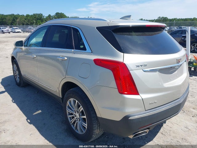 2017 CADILLAC XT5 1GYKNDRS5HZ195780 Photo 2