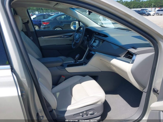 2017 CADILLAC XT5 1GYKNDRS5HZ195780 Photo 4