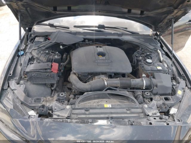 2017 JAGUAR XE SAJAR4BG5HA977539 Photo 9