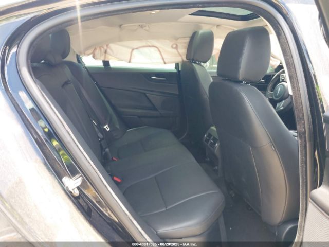 2017 JAGUAR XE SAJAR4BG5HA977539 Photo 7