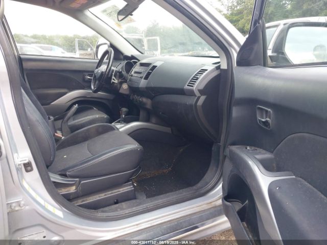 2010 MITSUBISHI OUTLANDER JA4AT3AW7AZ016493 Photo 4