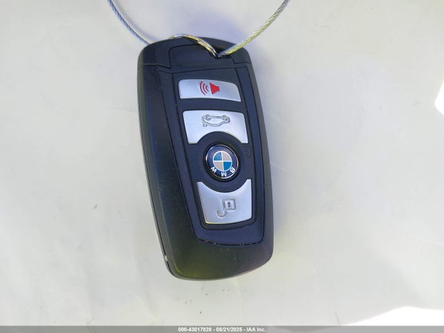 WBA8A9C51GK617639 BMW 320i