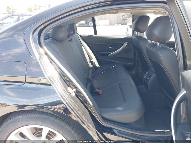 WBA8A9C51GK617639 BMW 320i