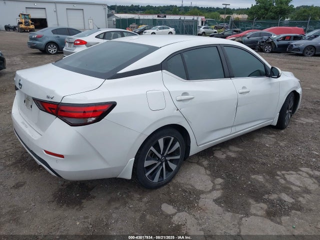 3N1AB8CV8MY261492 Nissan Sentra
