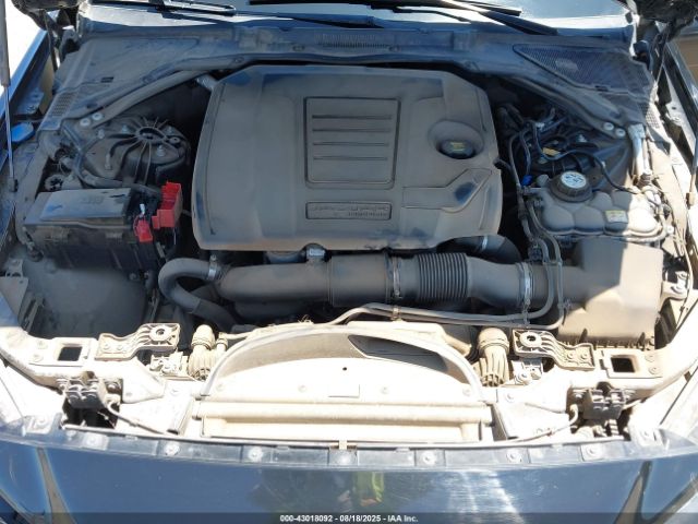 2019 JAGUAR XE SAJAR4FX2KCP52856 Photo 9