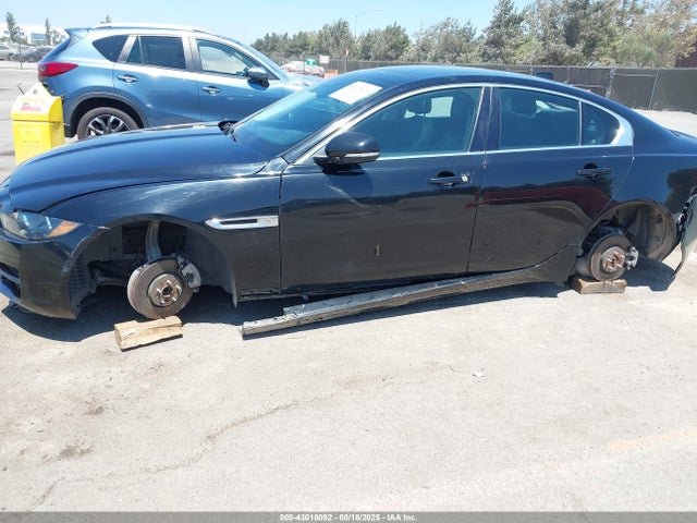 Jaguar aj20p 2019 SAJAR4FX2KCP52856 Image 17