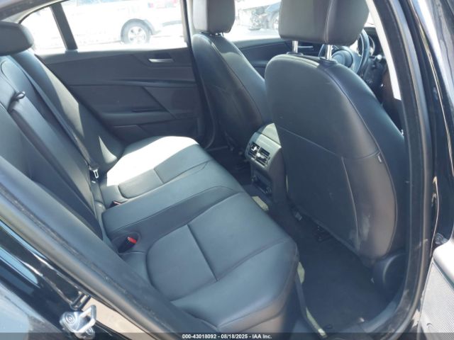 2019 JAGUAR XE SAJAR4FX2KCP52856 Photo 7