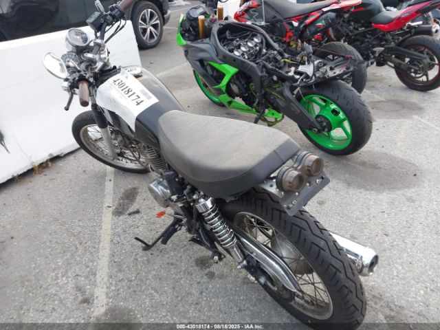 2017 YAMAHA SR400 JYARH04Y1HA000395 Photo 2