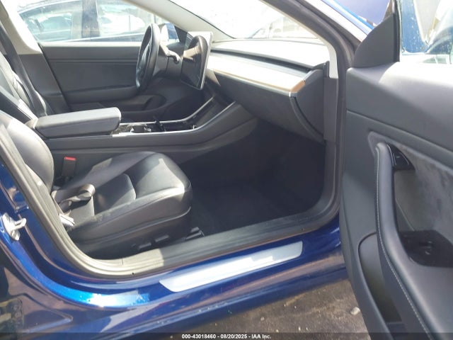 2018 TESLA MODEL 3 5YJ3E1EB4JF146483 Photo 4