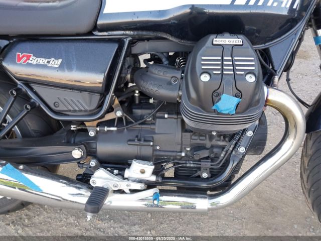 2023 MOTO GUZZI V7 ZGUKZUB05PM000675 Photo 7