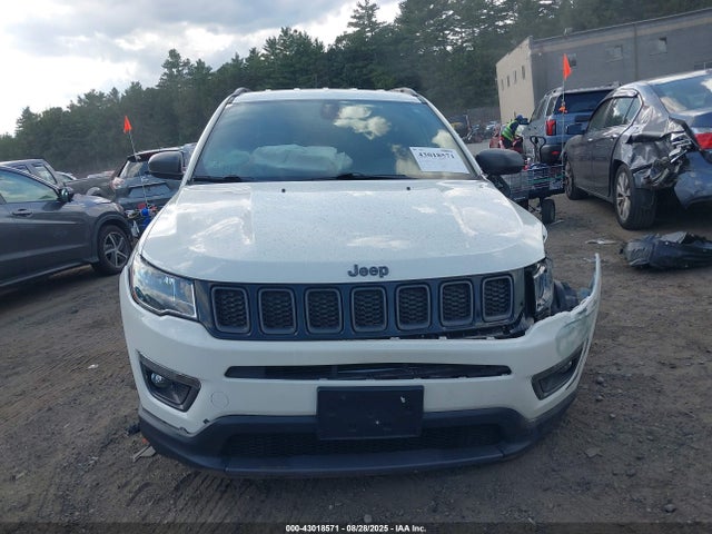 Jeep 2021 2021 3C4NJDEB9MT549497 Image 13