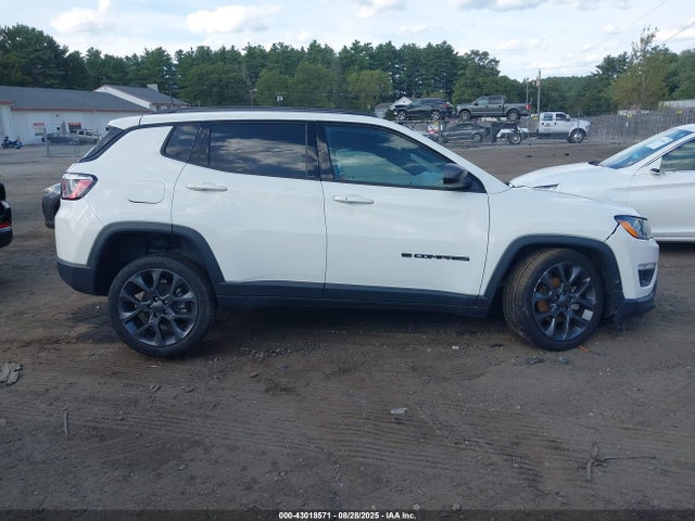 Jeep 2021 2021 3C4NJDEB9MT549497 Image 14