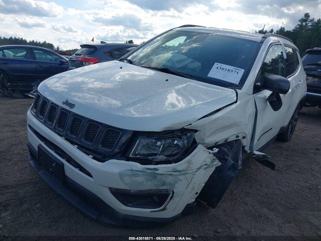 Jeep 2021 2021 3C4NJDEB9MT549497 Image 2